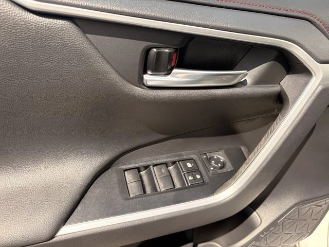 2020 Toyota RAV4 5th Gen - Image 14 of 20
