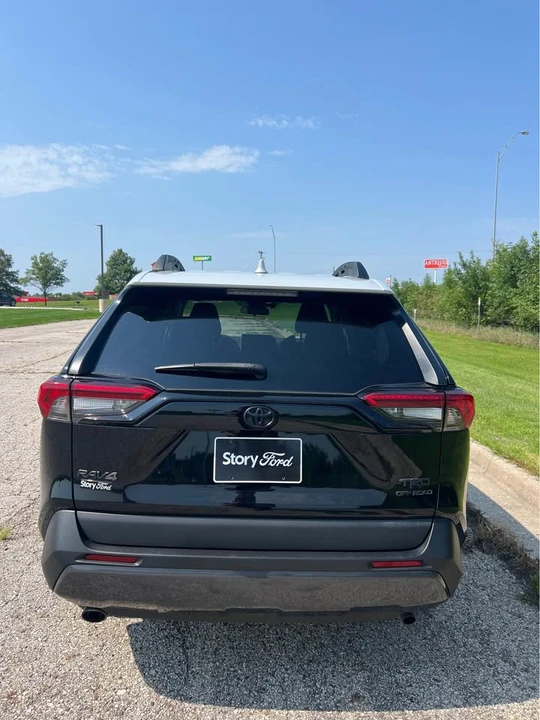 2020 Toyota RAV4 5th Gen - Image 8 of 13