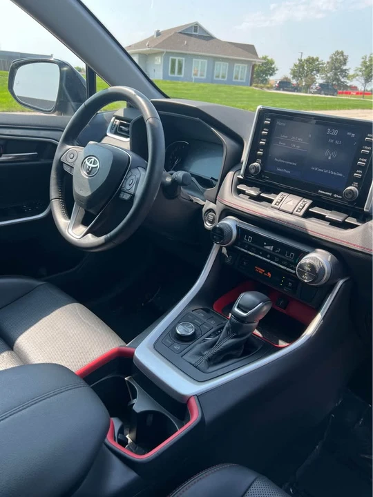 2020 Toyota RAV4 5th Gen - Image 11 of 13
