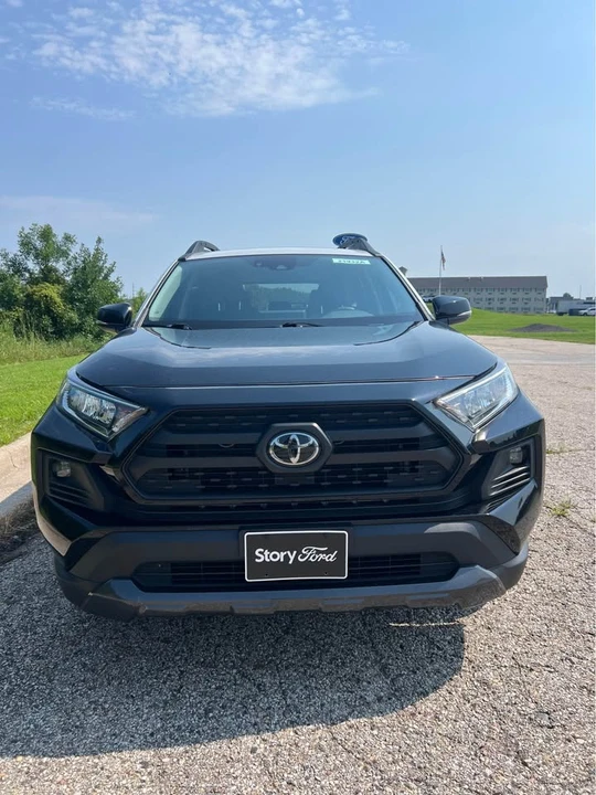 2020 Toyota RAV4 5th Gen - Image 5 of 13