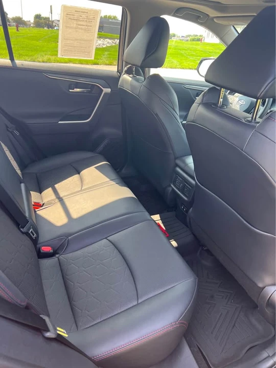 2020 Toyota RAV4 5th Gen - Image 10 of 13