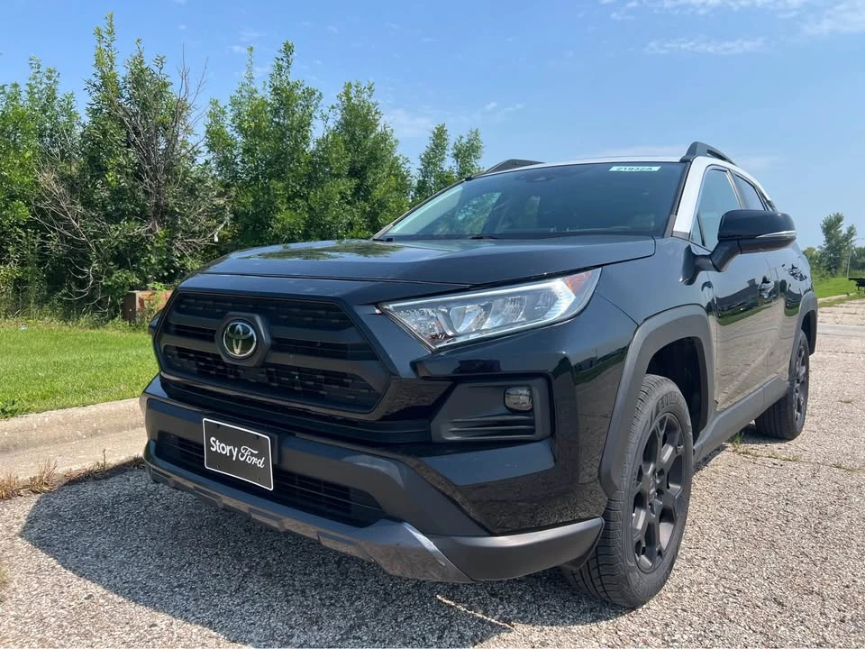 2020 Toyota RAV4 5th Gen - Image 4 of 13