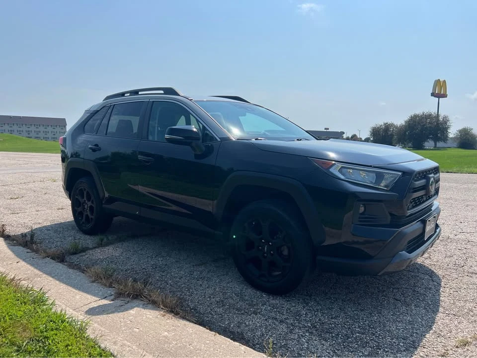 2020 Toyota RAV4 5th Gen - Image 6 of 13