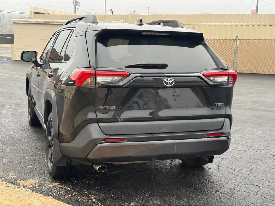 2020 Toyota RAV4 5th Gen - Image 8 of 16