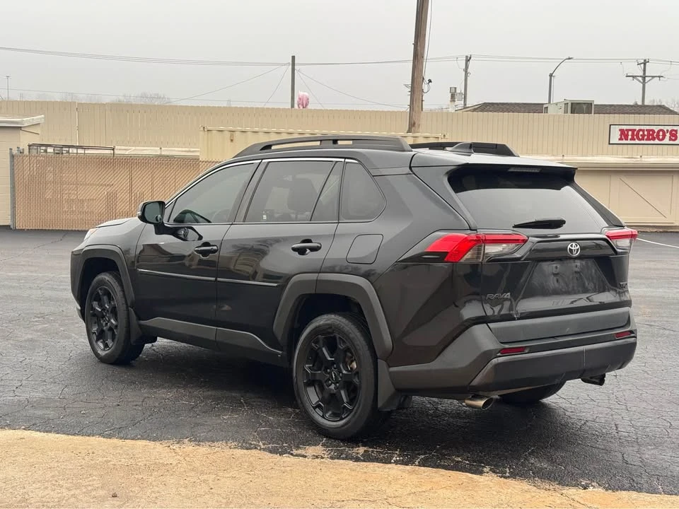2020 Toyota RAV4 5th Gen - Image 9 of 16