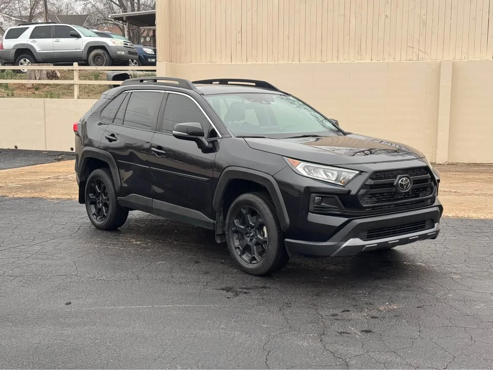2020 Toyota RAV4 5th Gen - Image 5 of 16