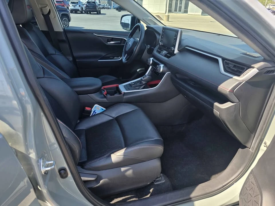 2020 Toyota RAV4 5th Gen - Image 9 of 13