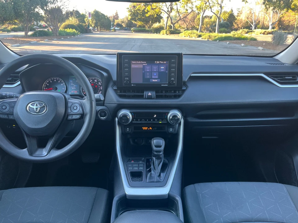 2020 Toyota RAV4 5th Gen - Image 3 of 15