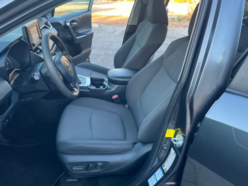 2020 Toyota RAV4 5th Gen - Image 4 of 15