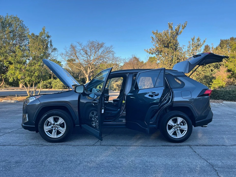 2020 Toyota RAV4 5th Gen - Image 6 of 15