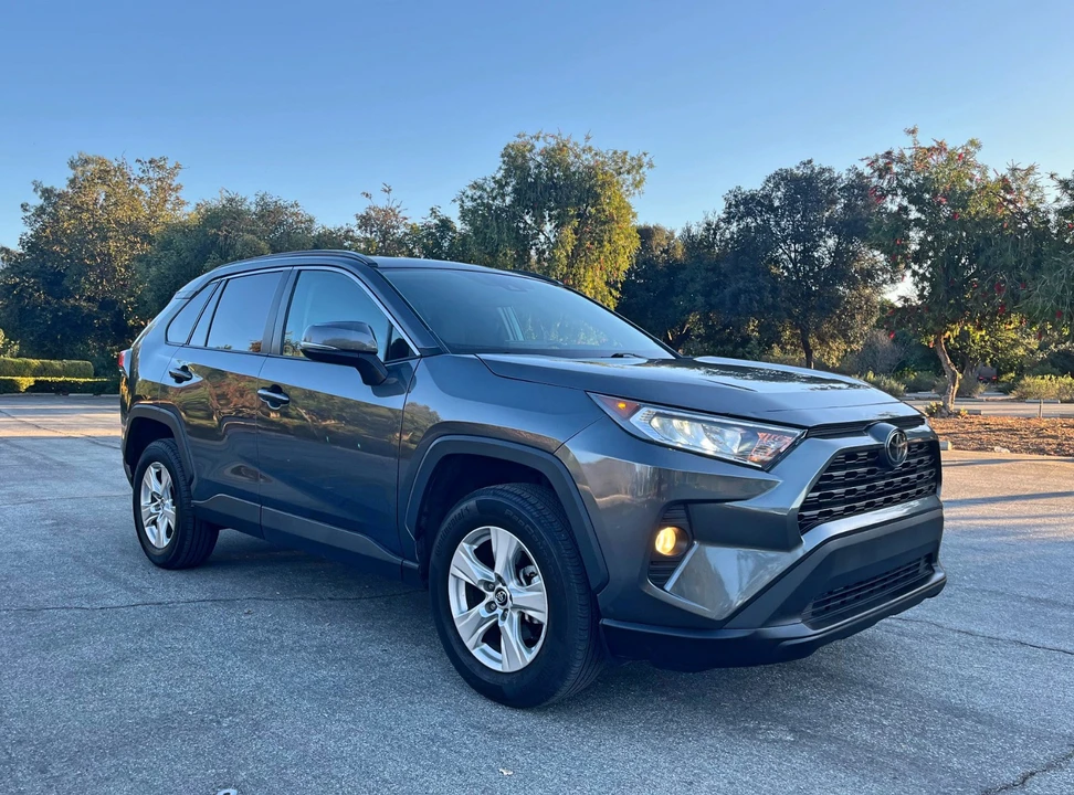 2020 Toyota RAV4 5th Gen - Image 12 of 15