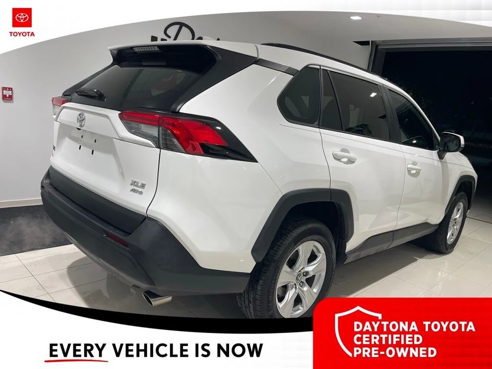 2020 Toyota RAV4 5th Gen - Image 8 of 12