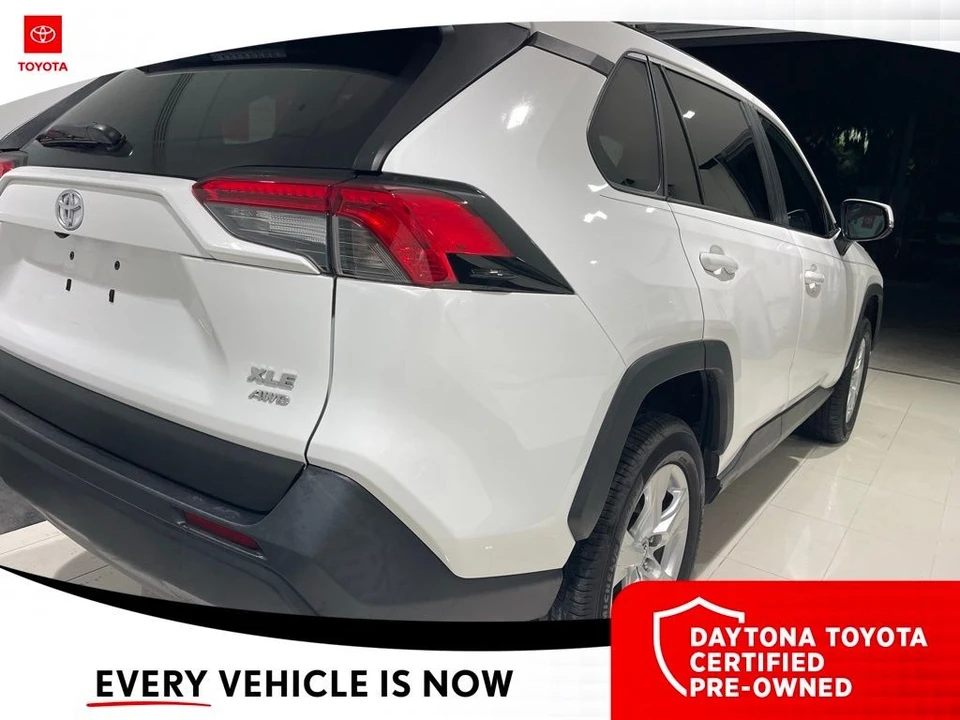 2020 Toyota RAV4 5th Gen - Image 9 of 12