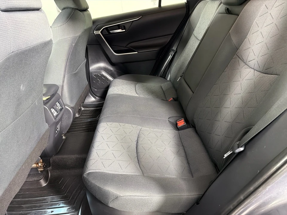 2020 Toyota RAV4 5th Gen - Image 18 of 21