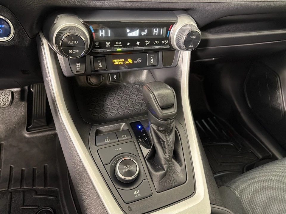 2020 Toyota RAV4 5th Gen - Image 17 of 21