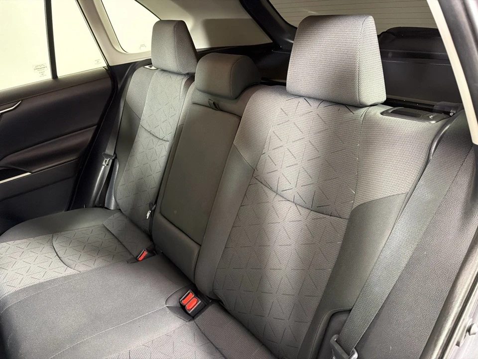 2020 Toyota RAV4 5th Gen - Image 19 of 21