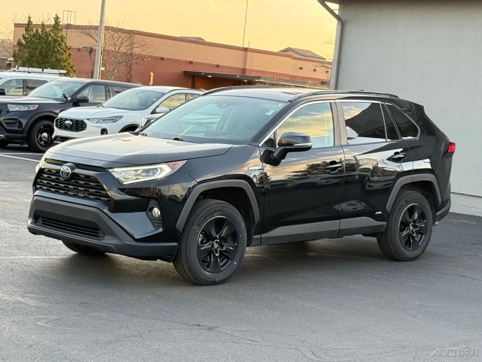 2020 Toyota RAV4 5th Gen - Image 7 of 12