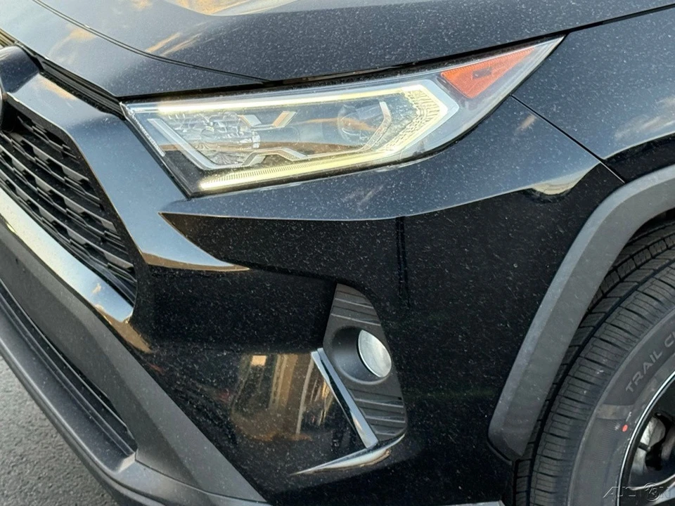 2020 Toyota RAV4 5th Gen - Image 9 of 12