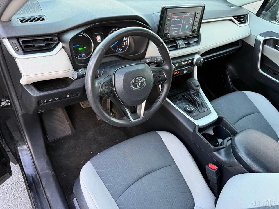 2020 Toyota RAV4 5th Gen - Image 11 of 12
