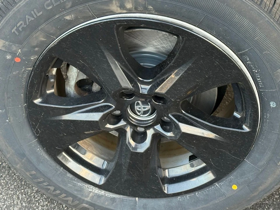 2020 Toyota RAV4 5th Gen - Image 10 of 12