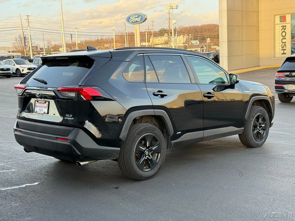 2020 Toyota RAV4 5th Gen - Image 3 of 12