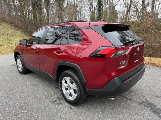 2020 Toyota RAV4 5th Gen - Image 8 of 12