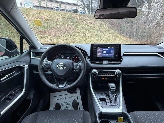 2020 Toyota RAV4 5th Gen - Image 10 of 12