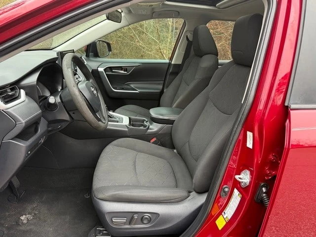 2020 Toyota RAV4 5th Gen - Image 11 of 12