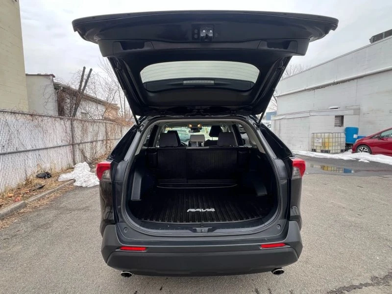 2020 Toyota RAV4 5th Gen - Image 9 of 12