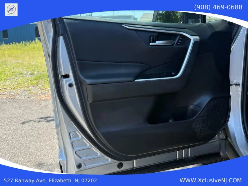 2020 Toyota RAV4 5th Gen - Image 7 of 12