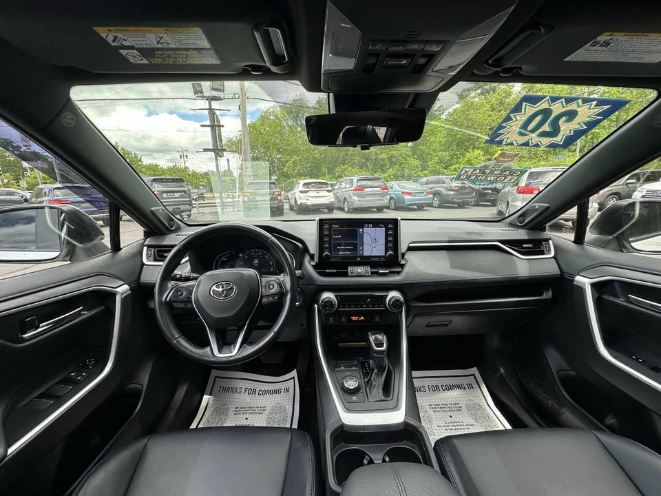 2020 Toyota RAV4 5th Gen - Image 16 of 21