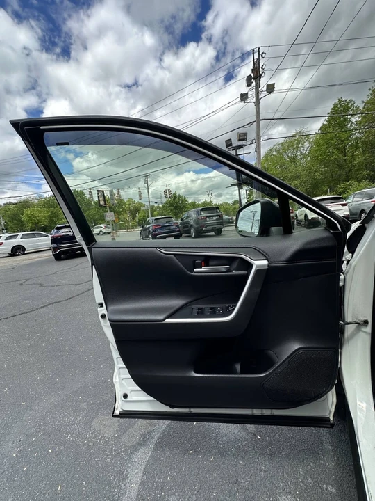 2020 Toyota RAV4 5th Gen - Image 10 of 21