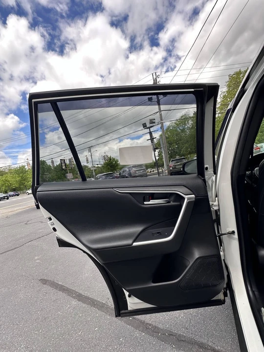 2020 Toyota RAV4 5th Gen - Image 19 of 21