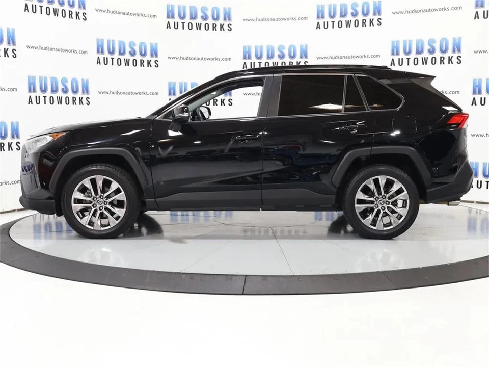 2020 Toyota RAV4 5th Gen - Image 3 of 31