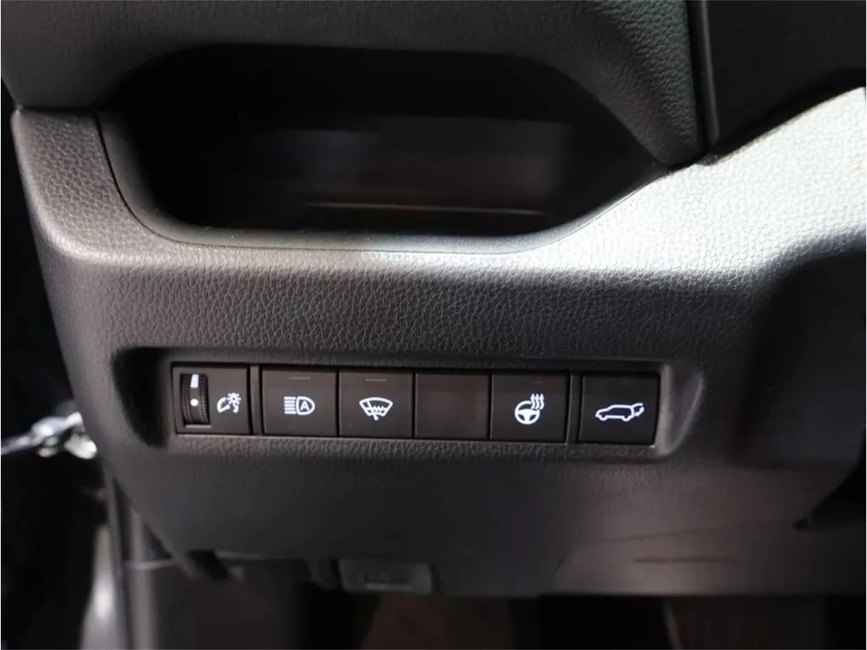 2020 Toyota RAV4 5th Gen - Image 13 of 31