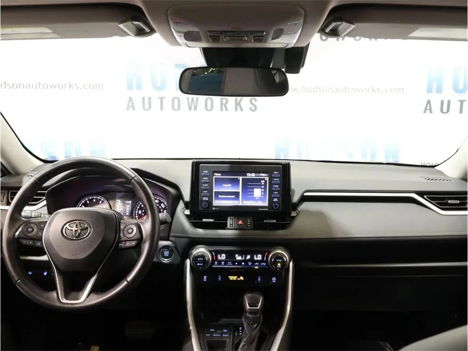 2020 Toyota RAV4 5th Gen - Image 24 of 31