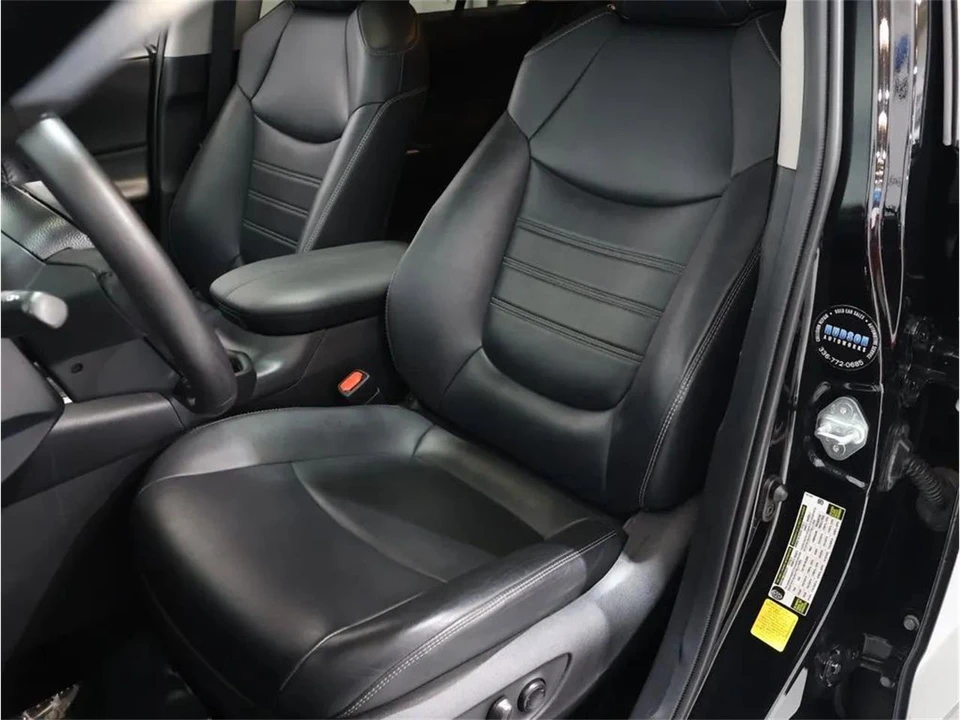 2020 Toyota RAV4 5th Gen - Image 16 of 31