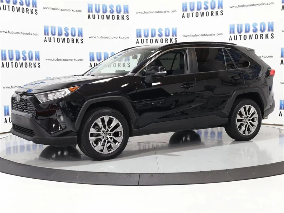 2020 Toyota RAV4 5th Gen - Image 2 of 31