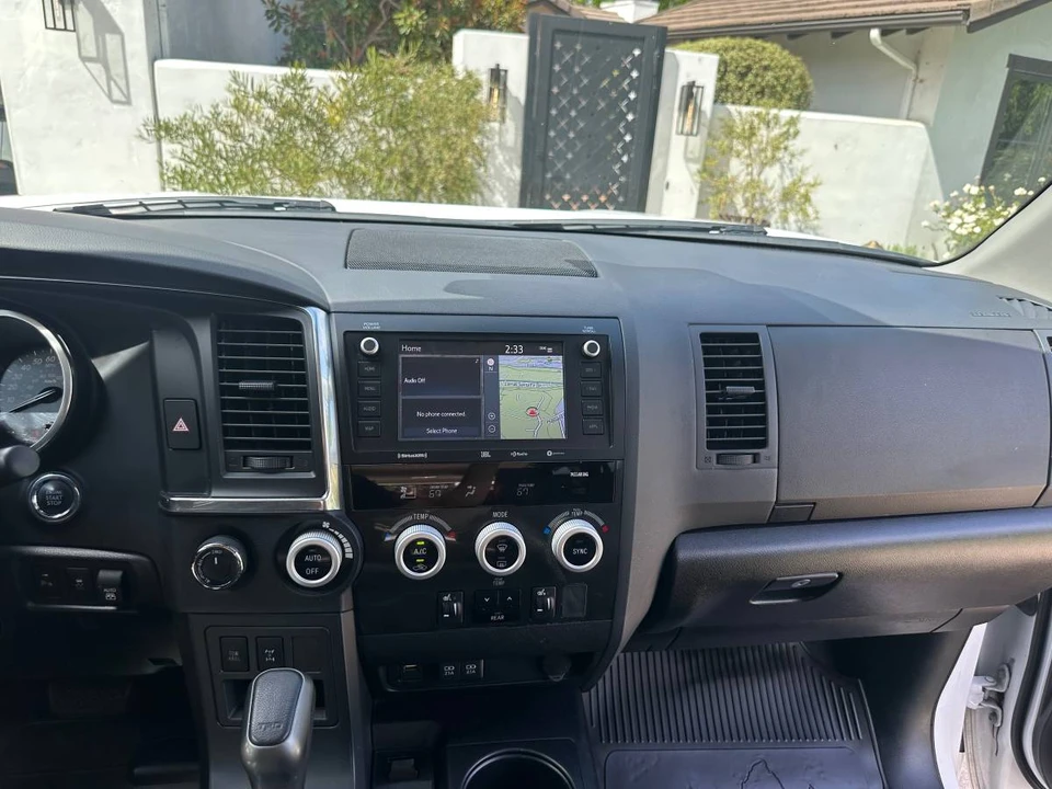 2020 Toyota Sequoia 2nd Gen - Image 17 of 18