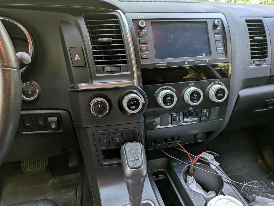 2020 Toyota Sequoia 2nd Gen - Image 14 of 17