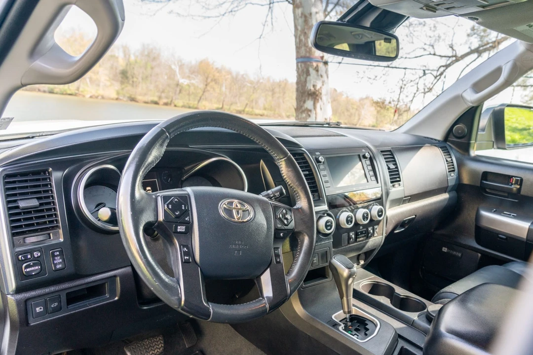 2020 Toyota Sequoia 2nd Gen - Image 5 of 8