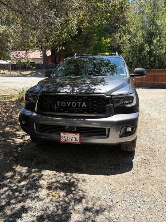 2020 Toyota Sequoia 2nd Gen - Image 2 of 19