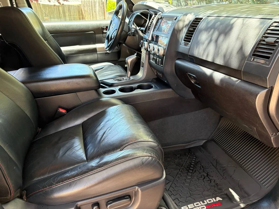 2020 Toyota Sequoia 2nd Gen - Image 8 of 19