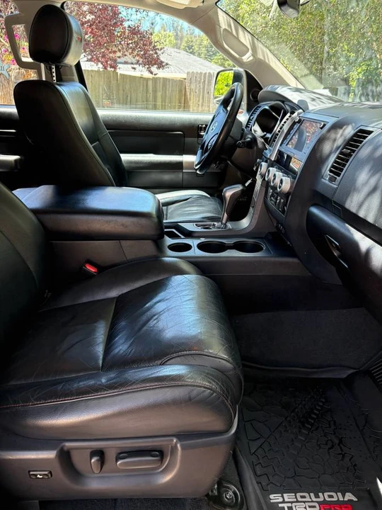 2020 Toyota Sequoia 2nd Gen - Image 9 of 19