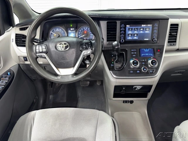 2020 Toyota Sienna 3rd Gen - Image 16 of 21