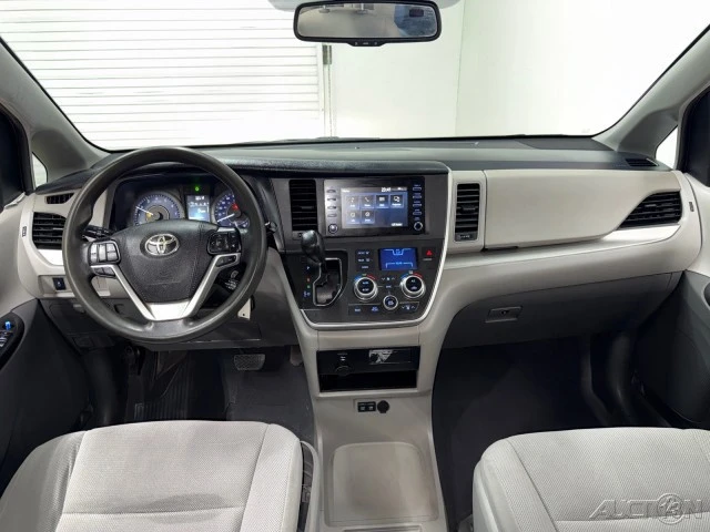 2020 Toyota Sienna 3rd Gen - Image 15 of 21