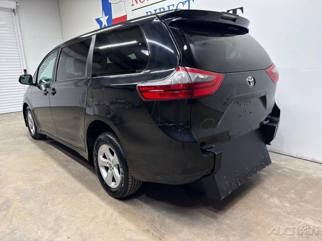 2020 Toyota Sienna 3rd Gen - Image 9 of 21