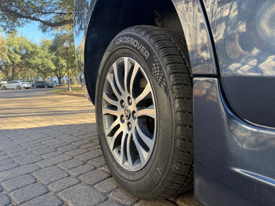 2020 Toyota Sienna 3rd Gen - Image 20 of 21