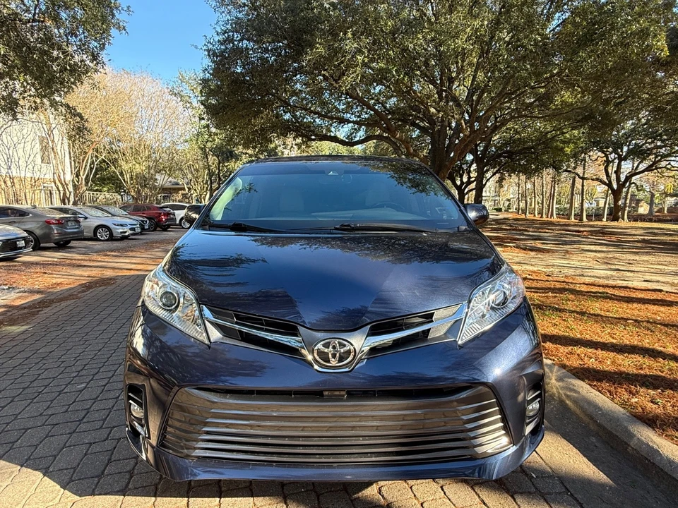 2020 Toyota Sienna 3rd Gen - Image 11 of 21