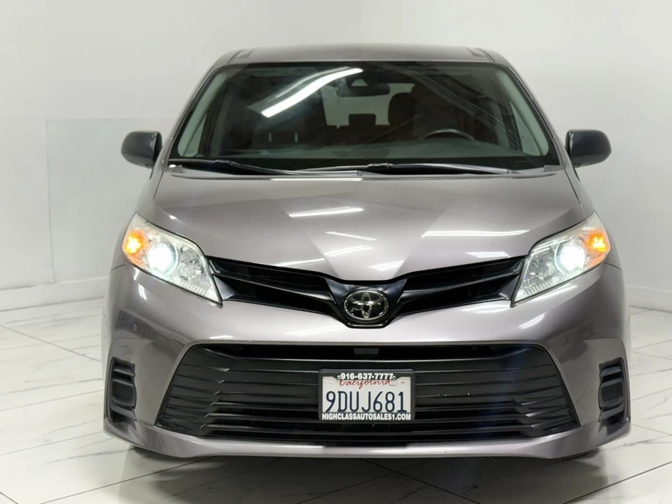 2020 Toyota Sienna 3rd Gen - Image 3 of 21
